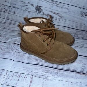 UGG Womens Boots Size 8 Neumel Chukka Chestnut Suede 1094269 Fur Lined